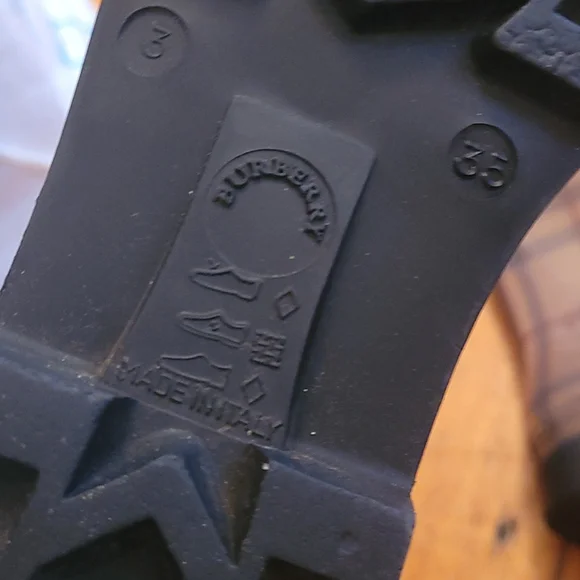 Burberry Boots - Picture 3 of 5
